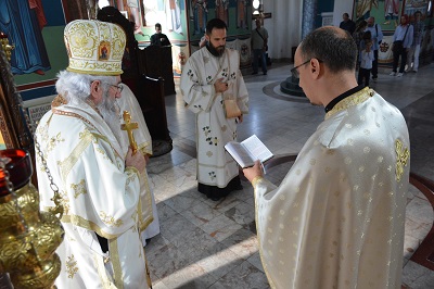 СВЕТА АРХИЈЕРЕЈСКА ЛИТУРГИЈА У ХРАМУ СВЕТОГА САВЕ У КРАГУЈЕВАЧКОМ НАСЕЉУ АЕРОДРОМ