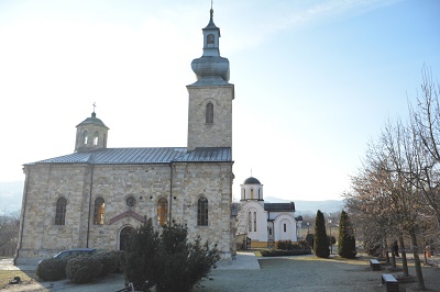 СВЕТА АРХИЈЕРЕЈСКА ЛИТУРГИЈА СЛАВА У КРАГУЈЕВАЧКОМ НАСЕЉУ ГРОШНИЦИ