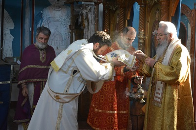 СВЕТА АРХИЈЕРЕЈСКА ЛИТУРГИЈА У ВИНОГРАДИМА