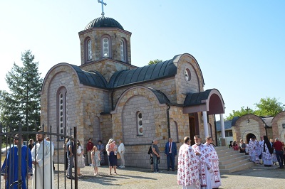 СВЕТА АРХИЈЕРЕЈСКА ЛИТУРГИЈА И РУКОПОЛОЖЕЊЕ У АРАПОВЦУ КОД ЛАЗАРЕВЦА