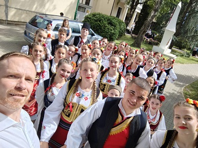 УСПЕХ ДЕЦЕ ФОЛКЛОРНОГ АНСАМБЛА ПРИ ХРАМУ СВЕТОГ САВЕ НА 19. РЕПУБЛИЧКОЈ СМОТРИ ФОЛКЛОРНИХ АНСАМБАЛА ДЕЧЈЕГ УЗРАСТА