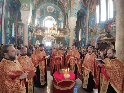 СВЕТА ТАЈНА ЈЕЛЕОСВЕЋЕЊА У ХРАМУ СВЕТОГ ВЕЛИКОМУЧЕНИКА ДИМИТРИЈА У ЛАЗАРЕВЦУ