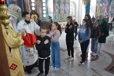 СВЕТА АРХИЈЕРЕЈСКА ЛИТУРГИЈА У ХРАМУ СВЕТОГА САВЕ У КРАГУЈЕВАЧКОМ НАСЕЉУ АЕРОДРОМ