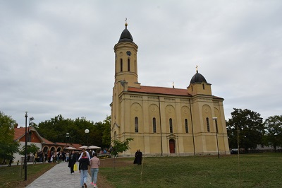 СВЕТА ЛИТУРГИЈА У ХРАМУ СВЕТИХ БЕСРЕБРЕНИКА КОЗМЕ И ДАМЈАНА У АЗАЊИ, КОД СМЕДЕРЕВСКЕ ПАЛАНКЕ